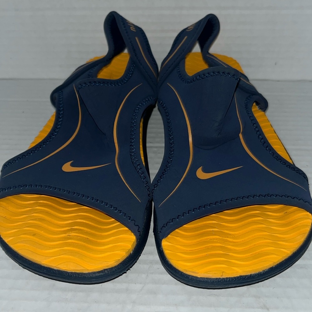 Nike play kids size 4 walking sandals strap slip on water hiking shoes blue